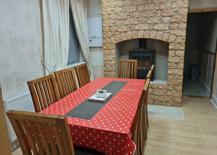 Cheerful 4-Bedroom Holiday Home Close To The Sea